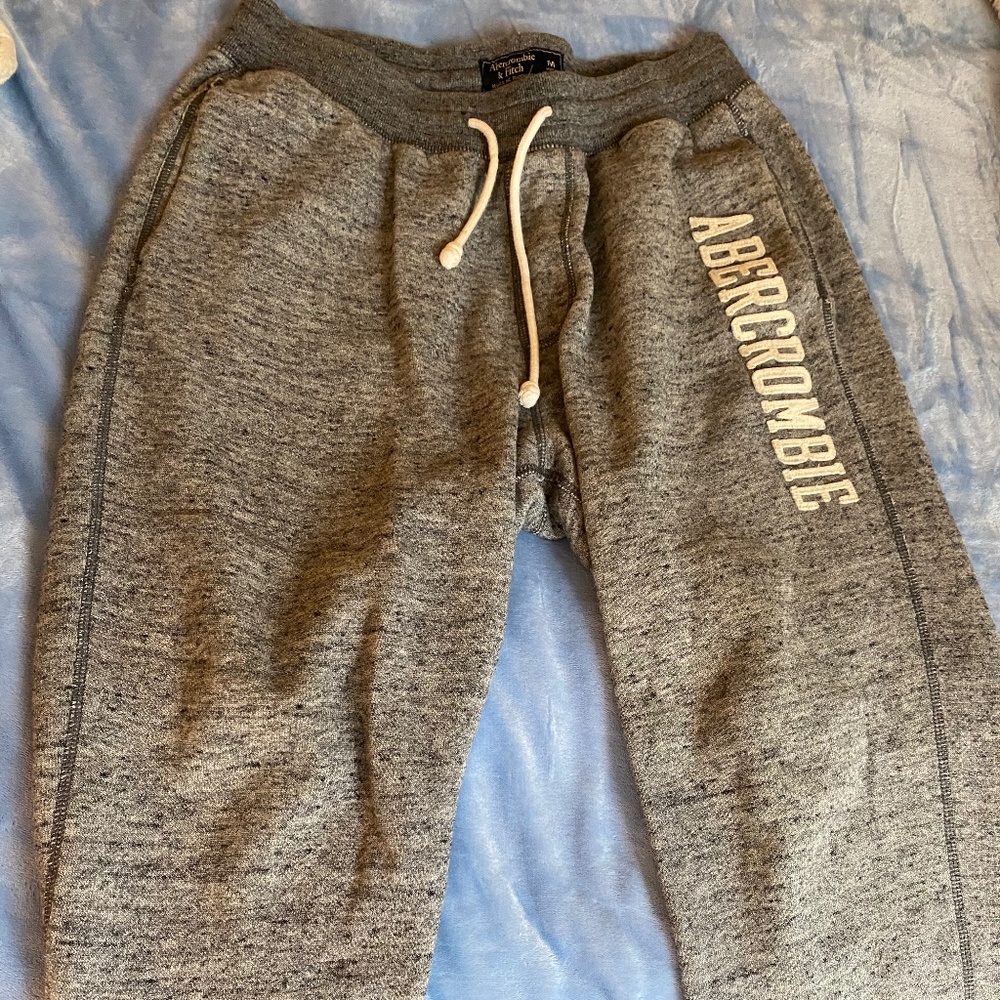Abercrombie mens medium branded lightweight n handsome sweats!